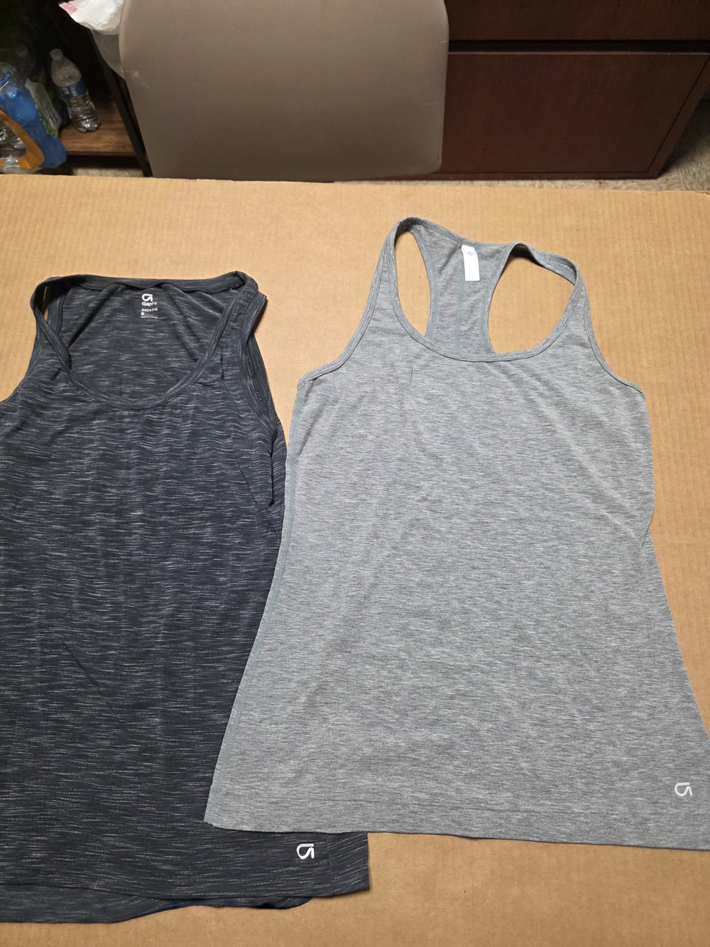 GapFit Gap Tank Tops Small Dark & Light  2 tanks